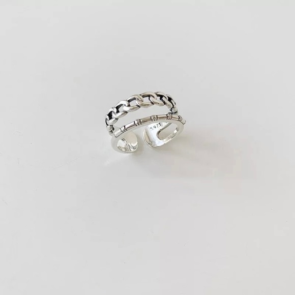 5/$25 Silver chain link double band ring - Picture 6 of 9